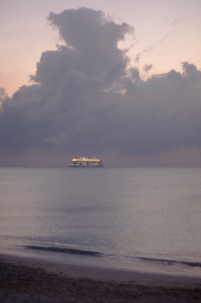 CAY0609612242006.jpg