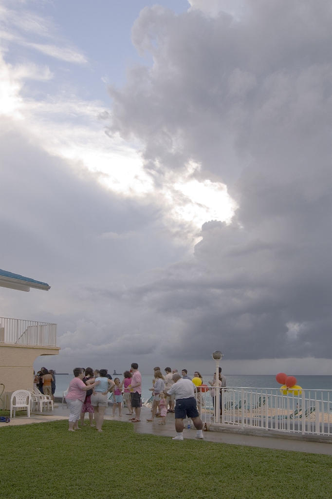 CAY0626212282006.jpg