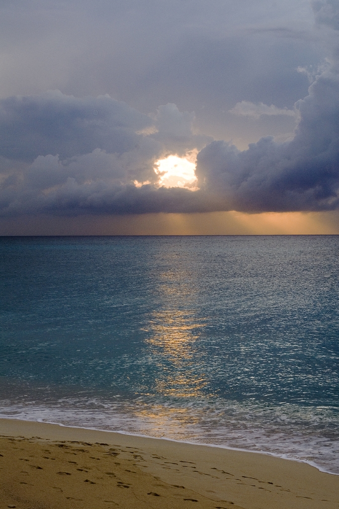 CAY0626612282006.jpg